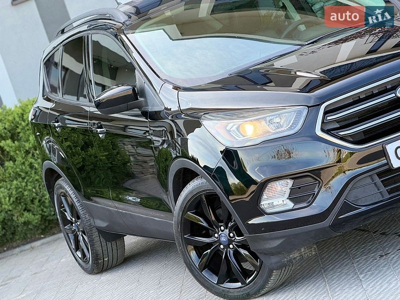 Внедорожник / Кроссовер Ford Escape 2018 в Стрые