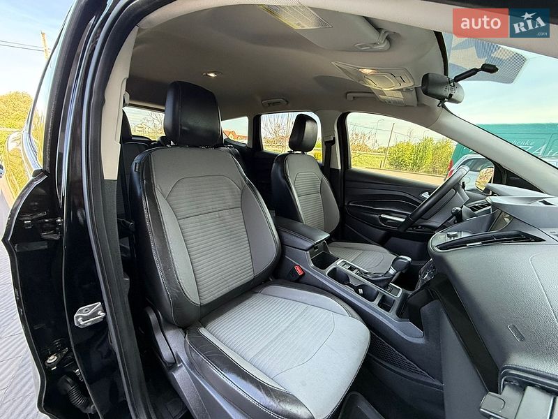 Внедорожник / Кроссовер Ford Escape 2018 в Стрые