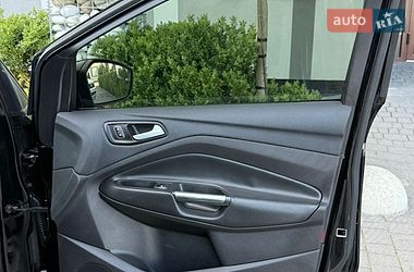 Внедорожник / Кроссовер Ford Escape 2018 в Стрые