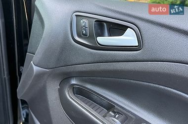 Внедорожник / Кроссовер Ford Escape 2018 в Стрые