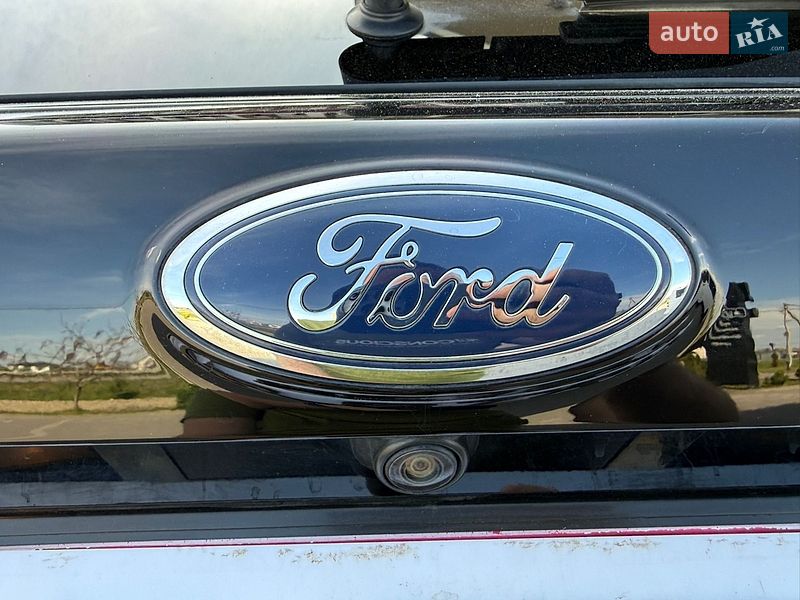 Внедорожник / Кроссовер Ford Escape 2018 в Стрые