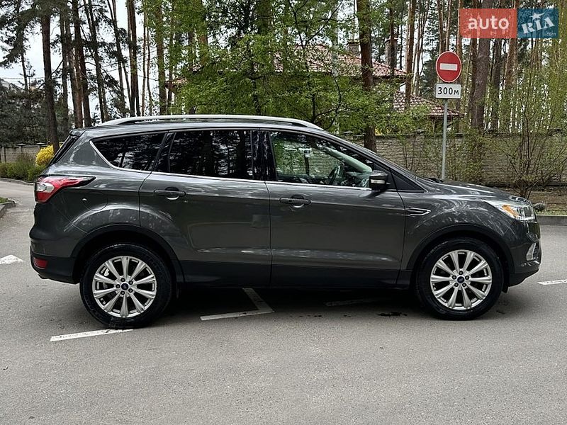 Внедорожник / Кроссовер Ford Escape 2016 в Белогородке