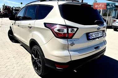 Внедорожник / Кроссовер Ford Escape 2017 в Львове