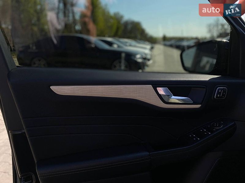 Внедорожник / Кроссовер Ford Escape 2021 в Киеве