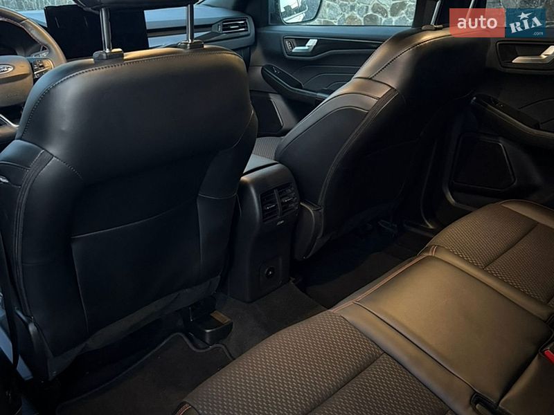 Внедорожник / Кроссовер Ford Escape 2023 в Гайвороне