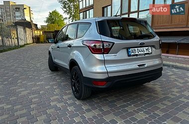 Позашляховик / Кросовер Ford Escape 2017 в Вінниці