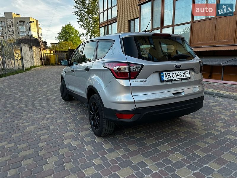 Позашляховик / Кросовер Ford Escape 2017 в Вінниці
