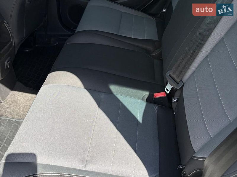 Внедорожник / Кроссовер Ford Escape 2019 в Стрые
