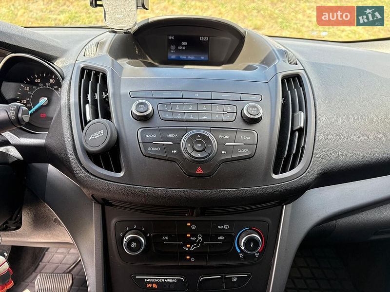 Внедорожник / Кроссовер Ford Escape 2019 в Стрые