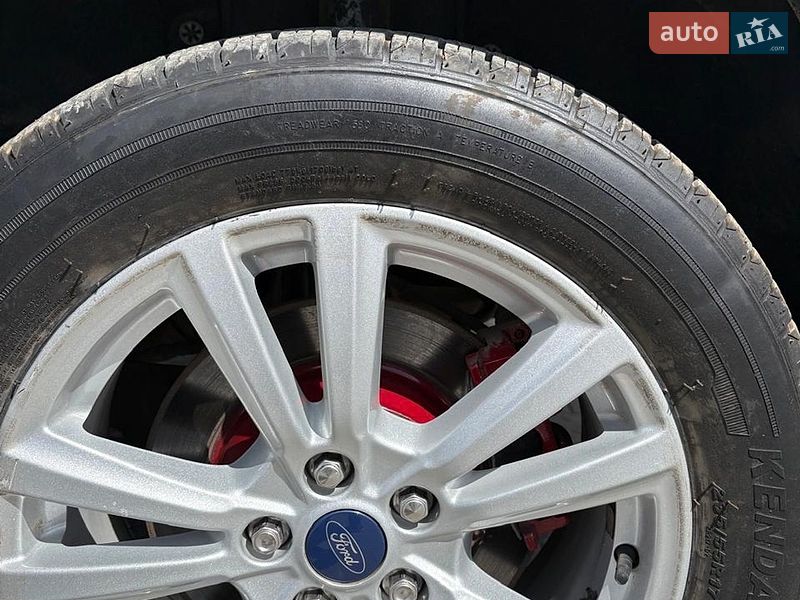 Внедорожник / Кроссовер Ford Escape 2019 в Стрые