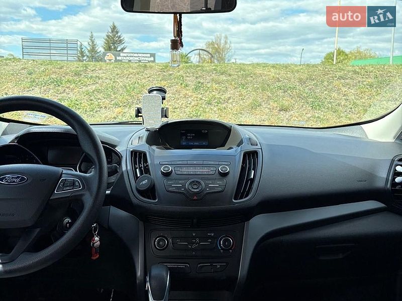 Внедорожник / Кроссовер Ford Escape 2019 в Стрые