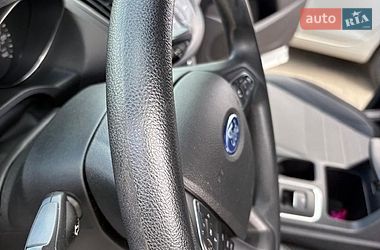 Внедорожник / Кроссовер Ford Escape 2019 в Стрые