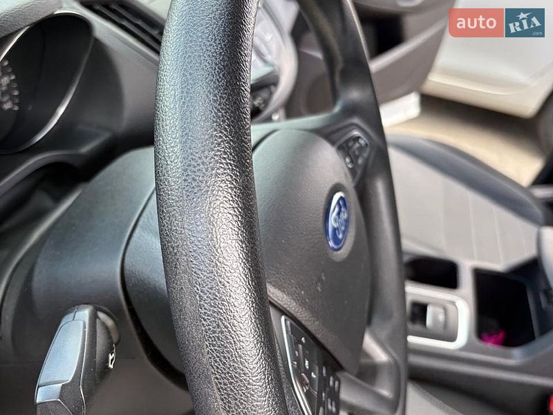 Внедорожник / Кроссовер Ford Escape 2019 в Стрые