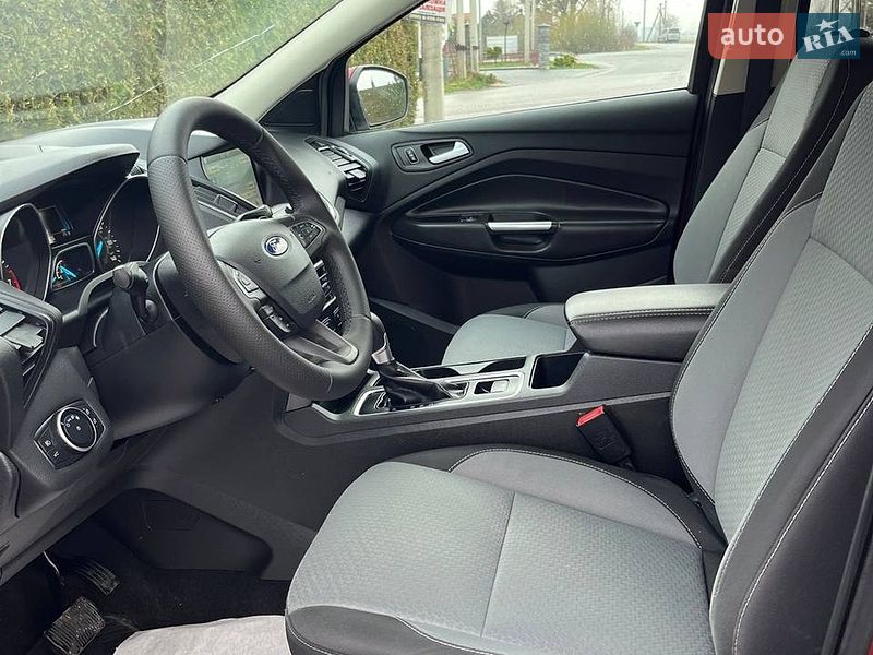 Позашляховик / Кросовер Ford Escape 2017 в Львові