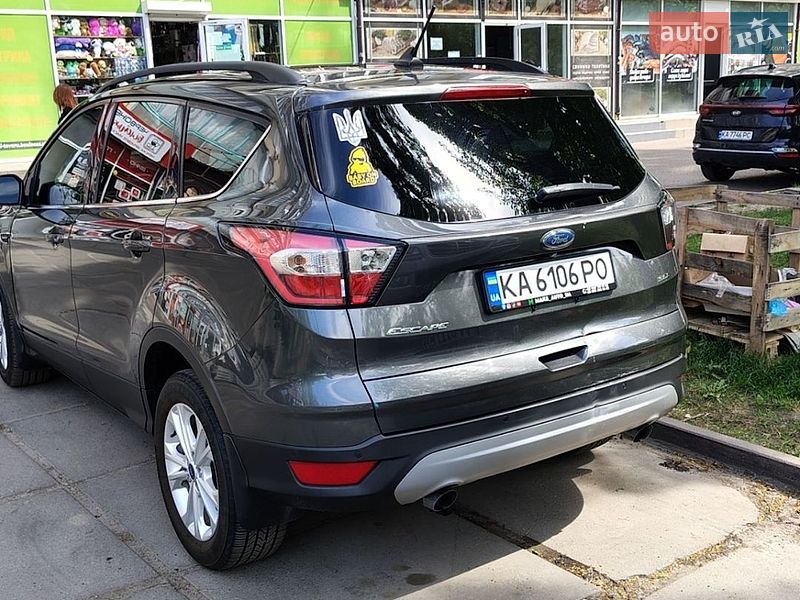 Внедорожник / Кроссовер Ford Escape 2017 в Киеве