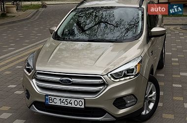 Позашляховик / Кросовер Ford Escape 2016 в Трускавці
