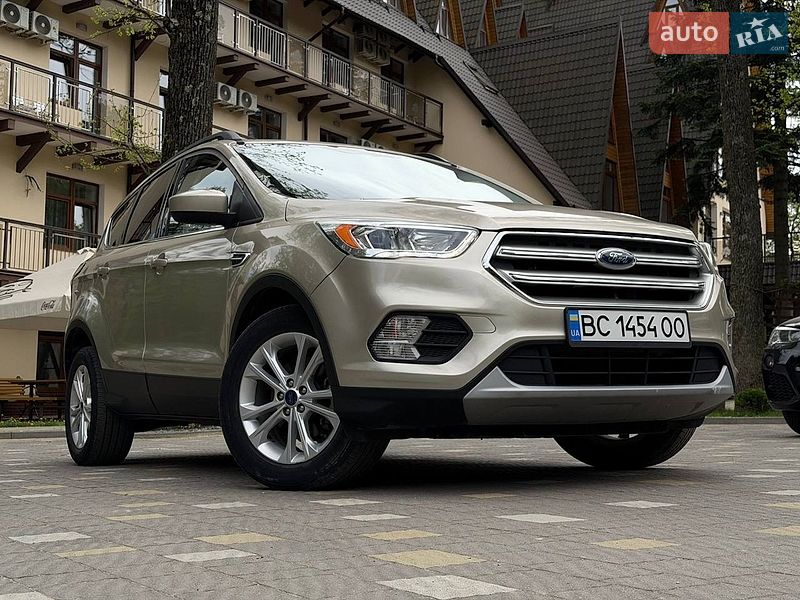 Позашляховик / Кросовер Ford Escape 2016 в Трускавці