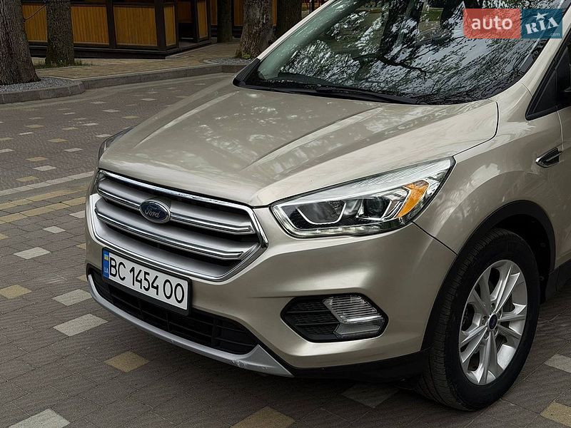 Позашляховик / Кросовер Ford Escape 2016 в Трускавці