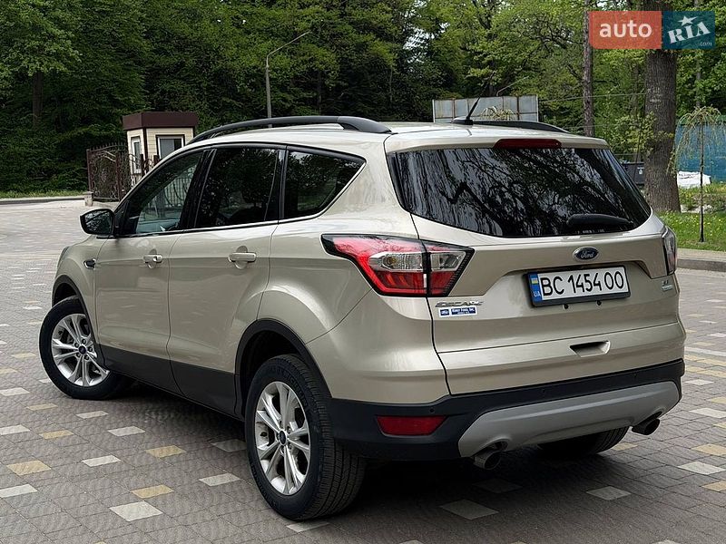 Позашляховик / Кросовер Ford Escape 2016 в Трускавці