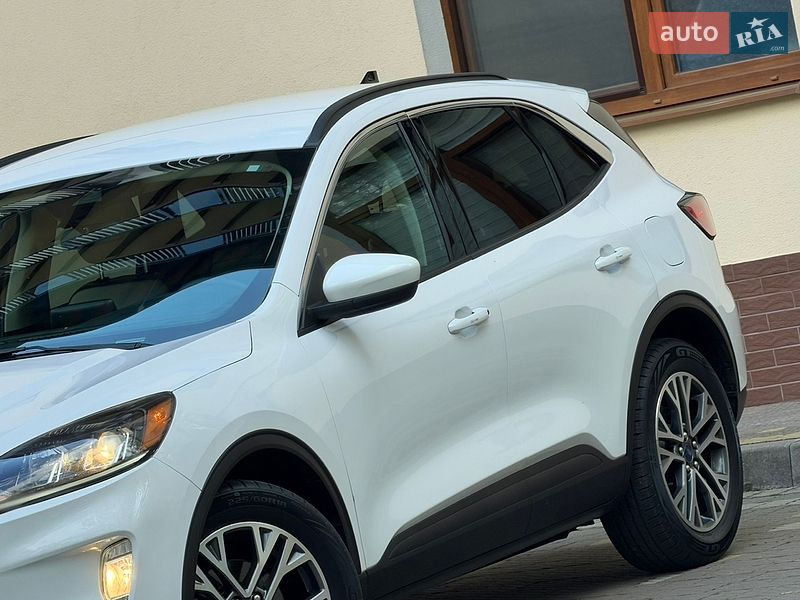 Позашляховик / Кросовер Ford Escape 2020 в Дрогобичі