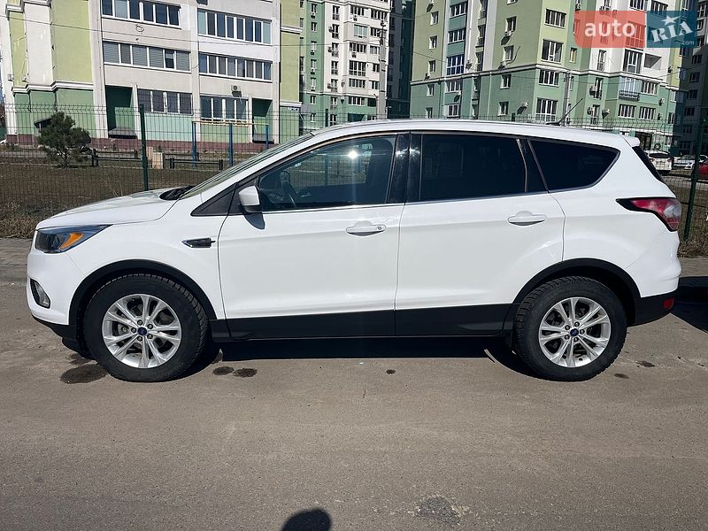 Позашляховик / Кросовер Ford Escape 2017 в Харкові