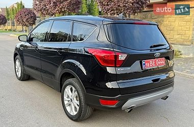Внедорожник / Кроссовер Ford Escape 2019 в Ровно