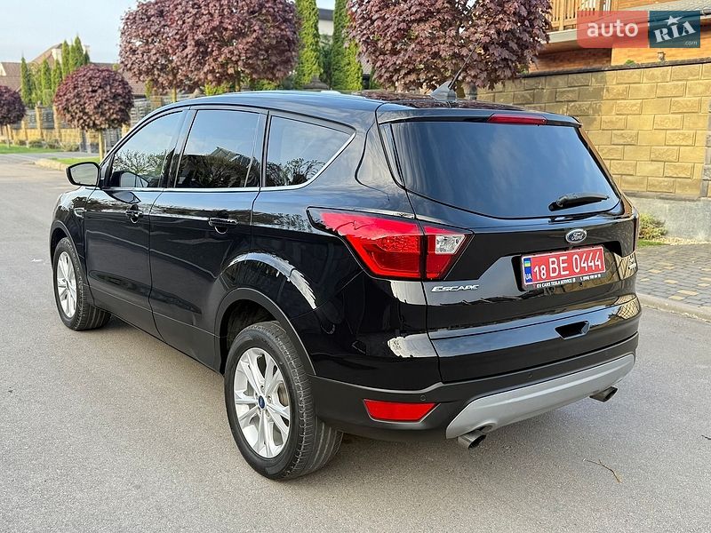 Внедорожник / Кроссовер Ford Escape 2019 в Ровно