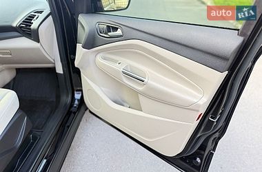 Внедорожник / Кроссовер Ford Escape 2019 в Ровно
