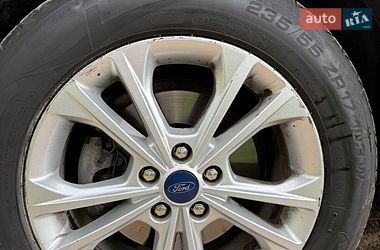 Позашляховик / Кросовер Ford Escape 2017 в Ярмолинцях