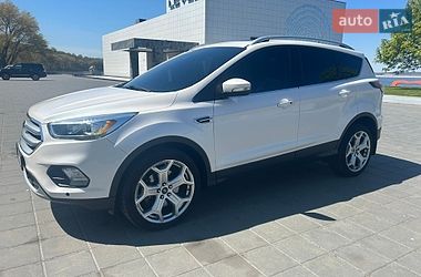 Внедорожник / Кроссовер Ford Escape 2017 в Светловодске