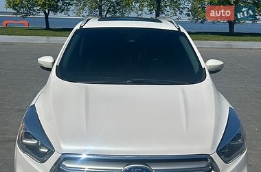 Внедорожник / Кроссовер Ford Escape 2017 в Светловодске