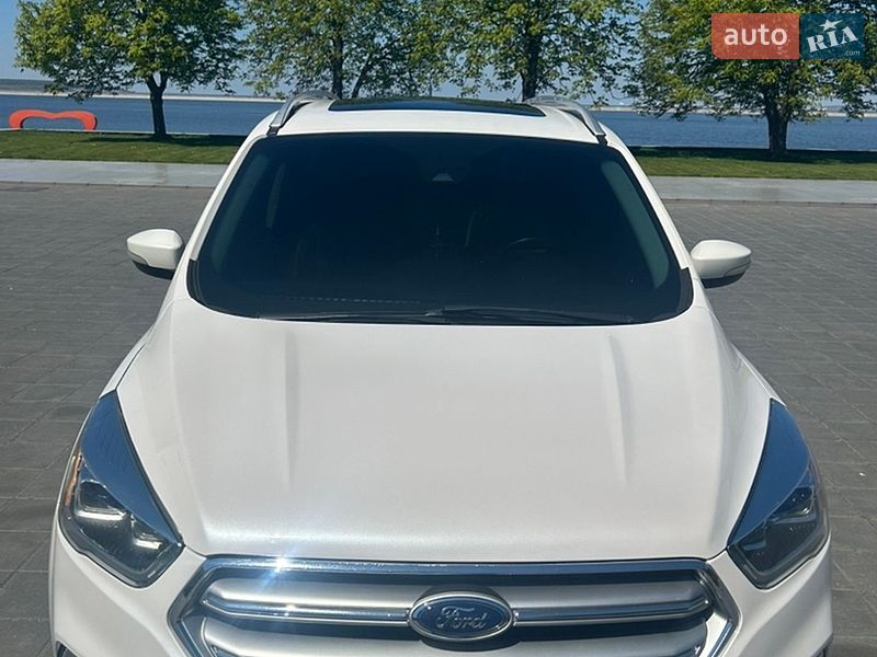 Внедорожник / Кроссовер Ford Escape 2017 в Светловодске