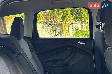 Позашляховик / Кросовер Ford Escape 2017 в Чернівцях