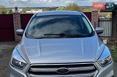 Позашляховик / Кросовер Ford Escape 2017 в Чернівцях