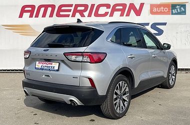 Внедорожник / Кроссовер Ford Escape 2020 в Киеве