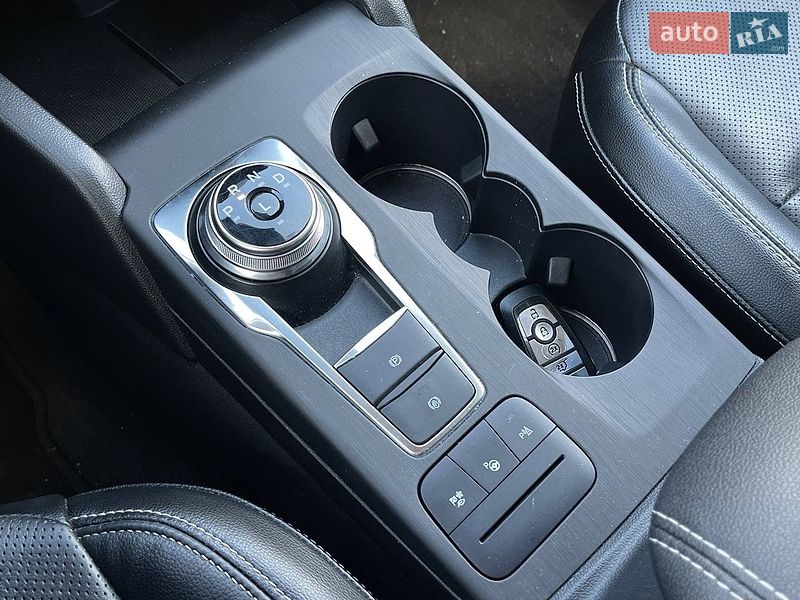 Внедорожник / Кроссовер Ford Escape 2020 в Киеве