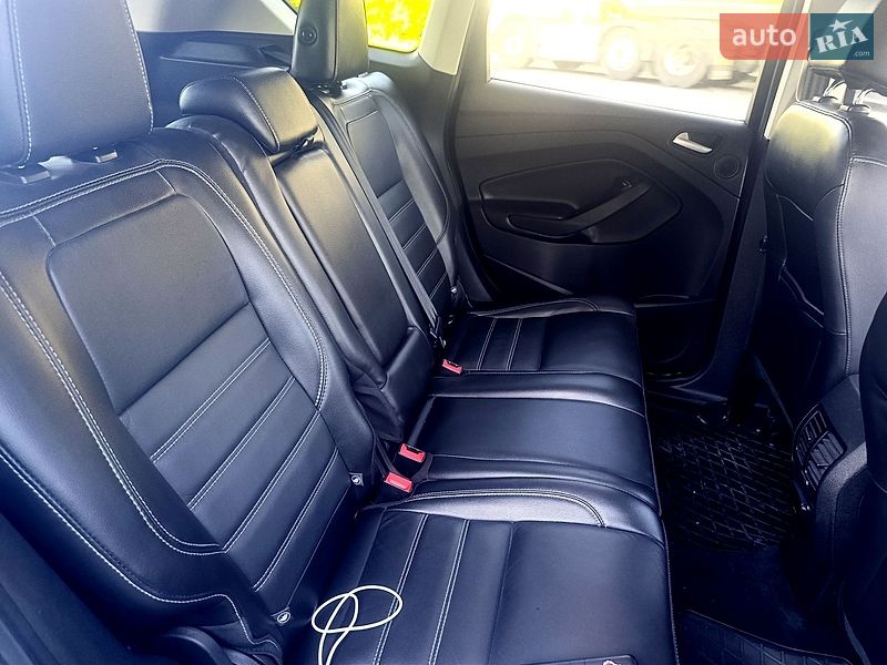 Внедорожник / Кроссовер Ford Escape 2017 в Шепетовке