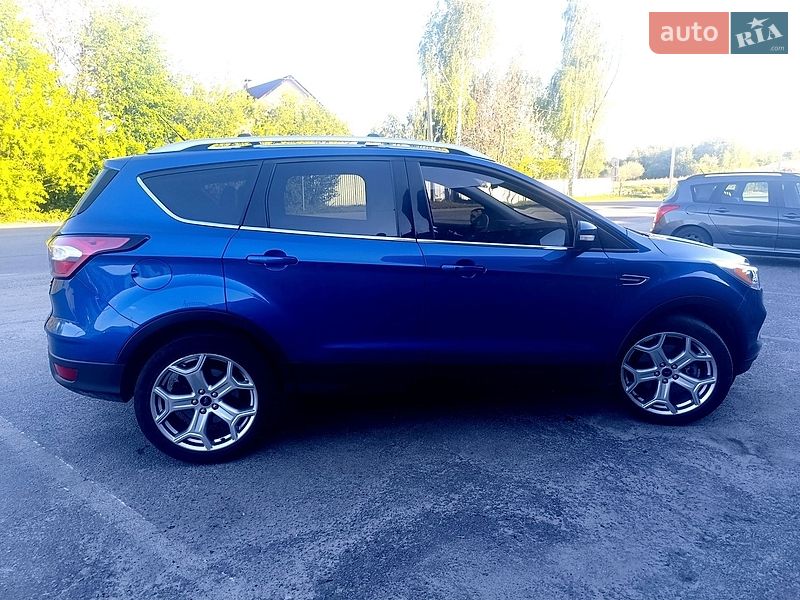 Внедорожник / Кроссовер Ford Escape 2017 в Шепетовке