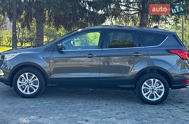 Позашляховик / Кросовер Ford Escape 2019 в Дубні