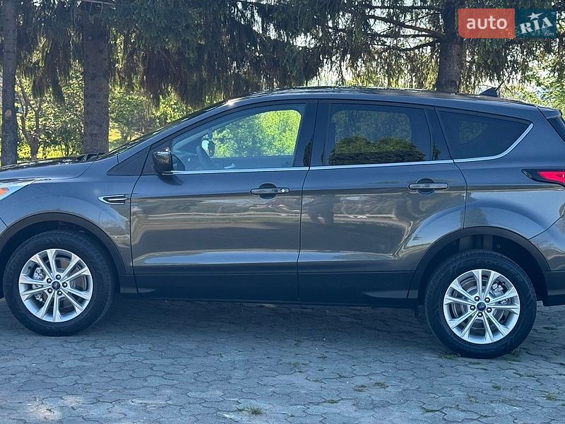 Позашляховик / Кросовер Ford Escape 2019 в Дубні