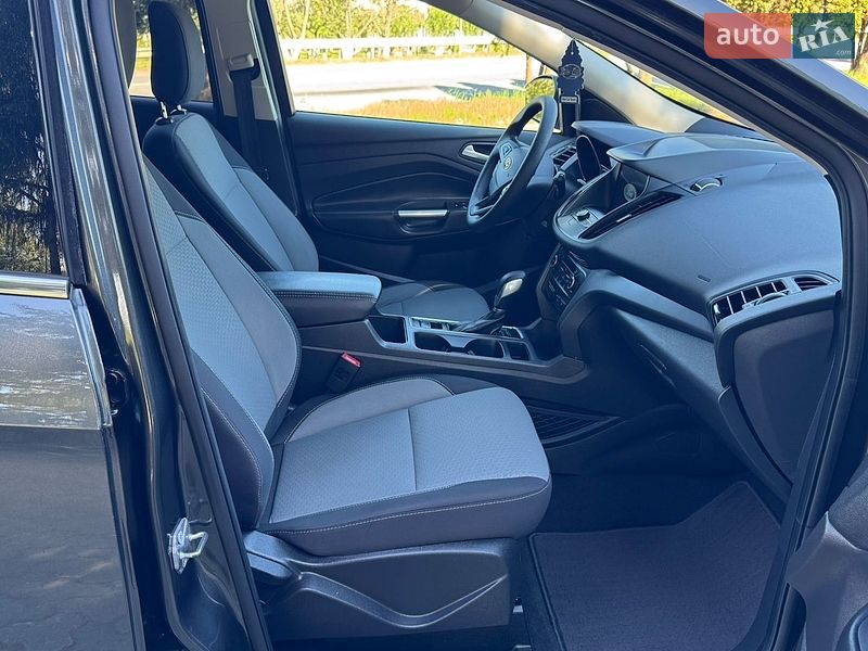 Позашляховик / Кросовер Ford Escape 2019 в Дубні