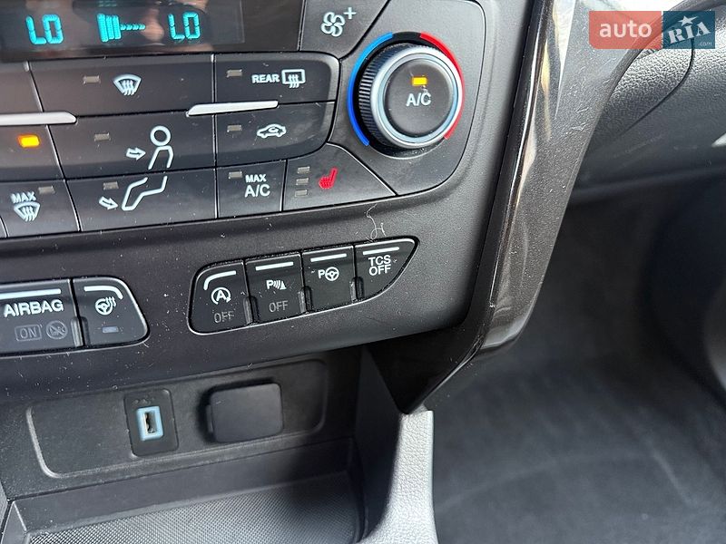 Внедорожник / Кроссовер Ford Escape 2019 в Львове