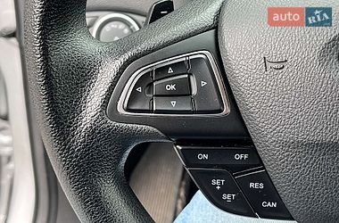 Внедорожник / Кроссовер Ford Escape 2017 в Киеве