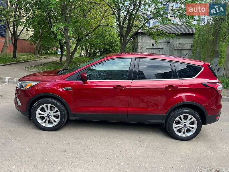 Внедорожник / Кроссовер Ford Escape 2017 в Львове