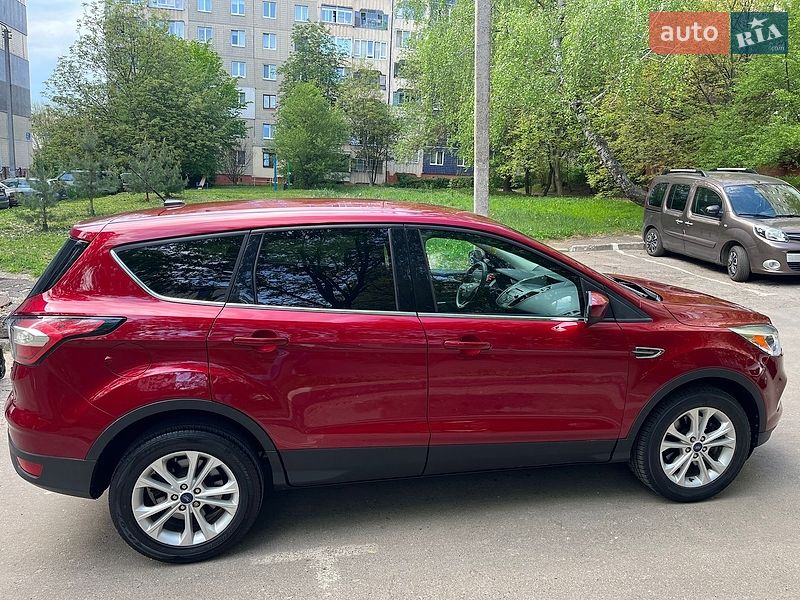 Внедорожник / Кроссовер Ford Escape 2017 в Львове