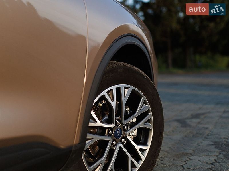 Внедорожник / Кроссовер Ford Escape 2021 в Дубно