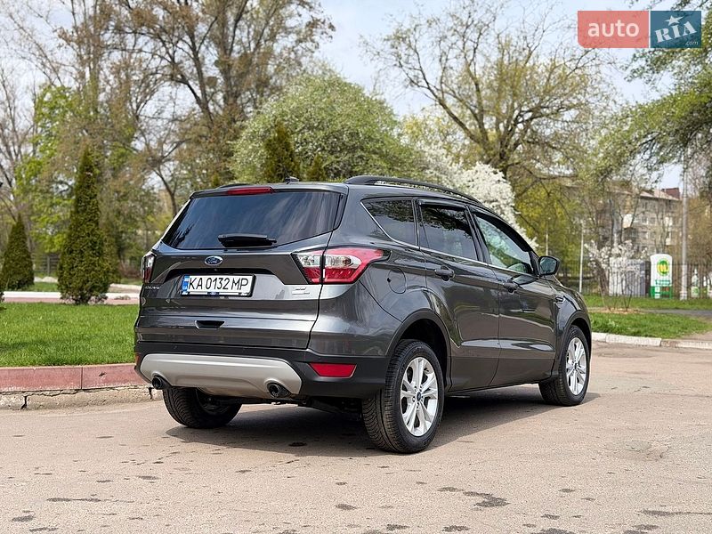 Внедорожник / Кроссовер Ford Escape 2016 в Киеве