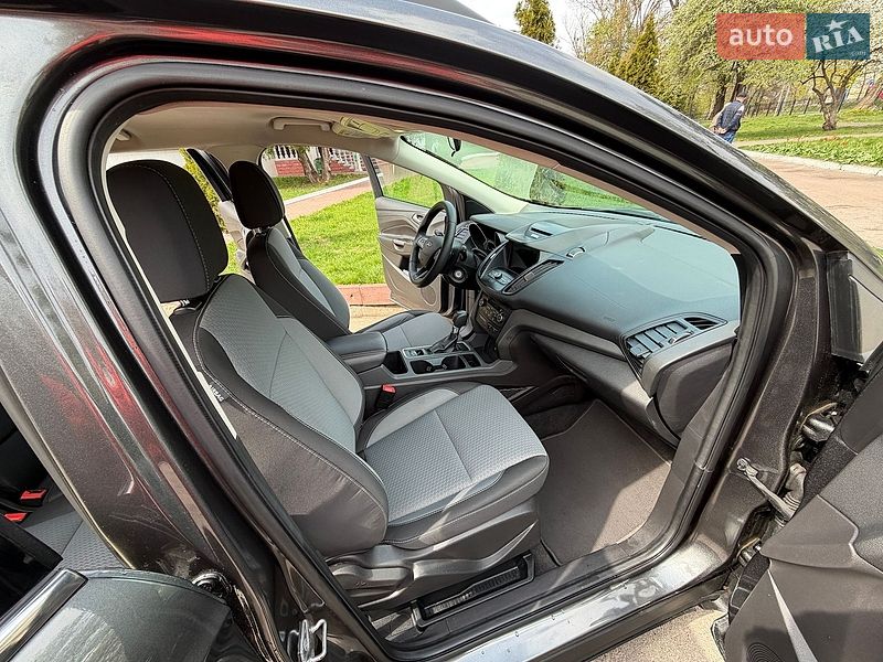 Внедорожник / Кроссовер Ford Escape 2016 в Киеве
