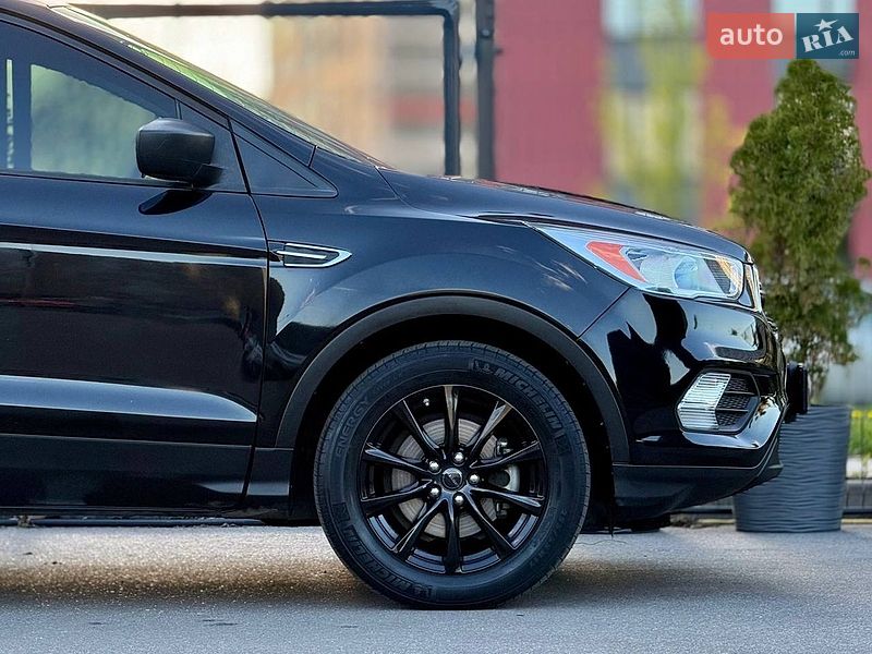 Внедорожник / Кроссовер Ford Escape 2018 в Киеве