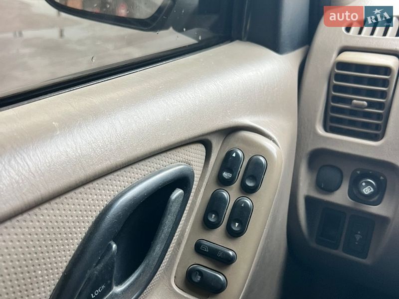 Внедорожник / Кроссовер Ford Escape 2001 в Николаеве